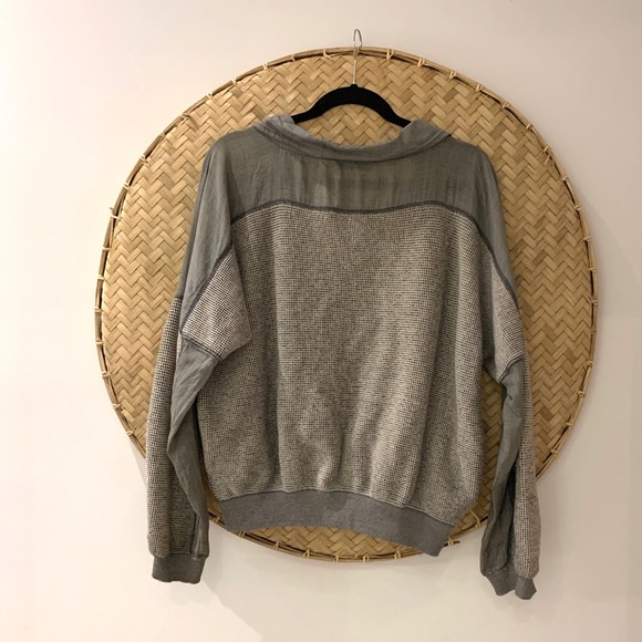 Stylish Stella McCartney Knit Cardigan Sweater - Picture 4 of 8